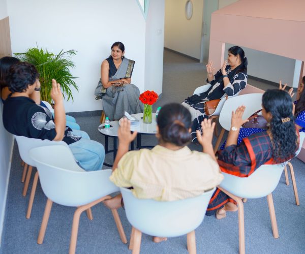 Mili in a group session